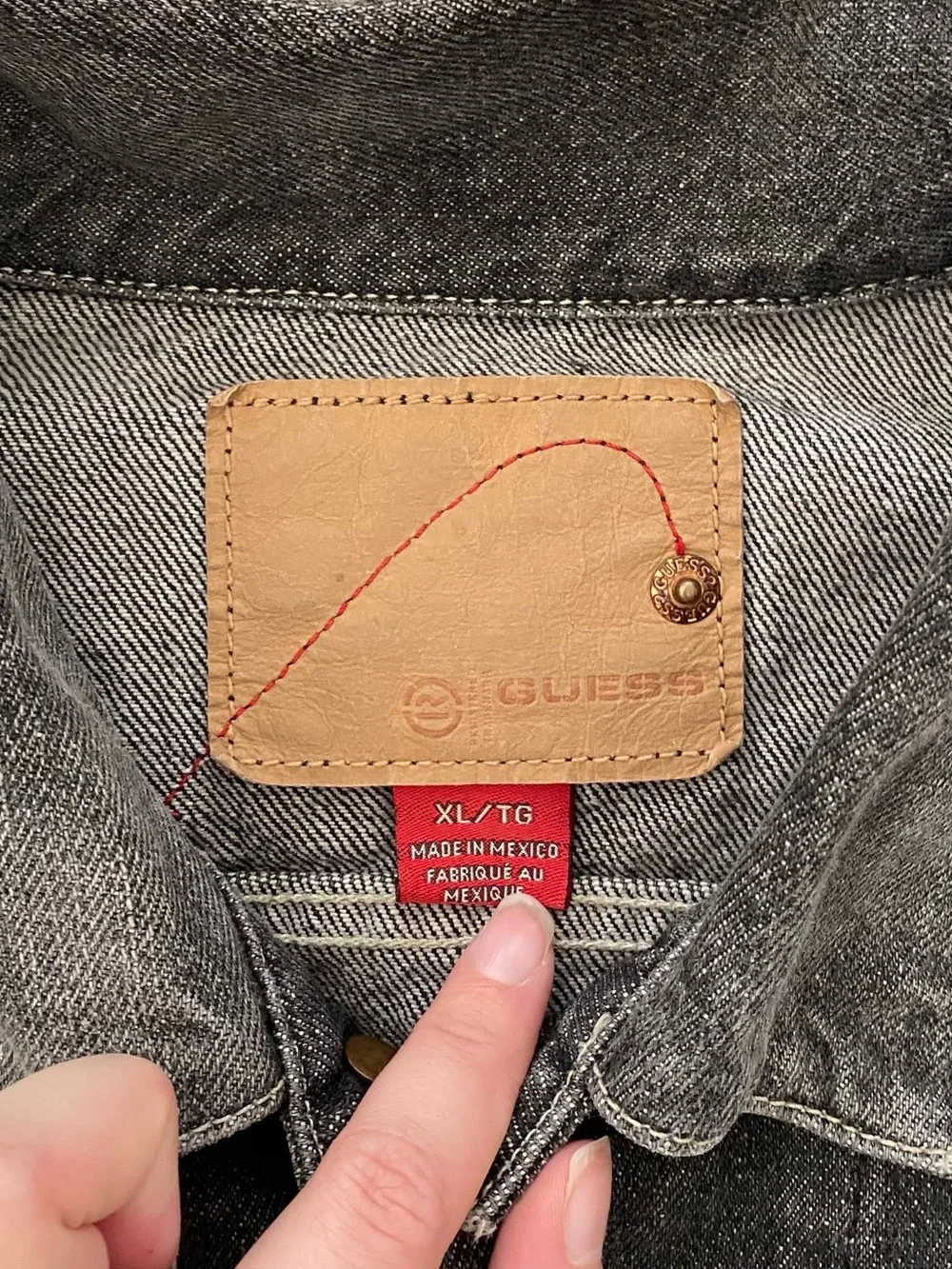Guess Men’s Washed Black Distressed Cotton Denim Jean Jacket Y2K Vintage 00s XL